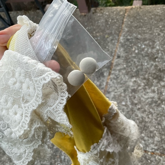 Beauty Ballet design gold cotton stretch victorian poet cream lace ruffles Med. - Picture 13 of 14